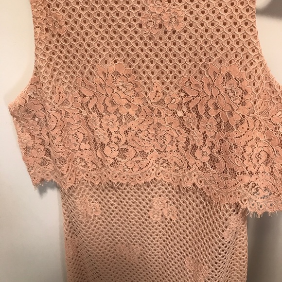 Blush pink lace dress - Picture 2 of 5